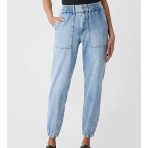 **NWT** Women’s Light Wash Denim Jogger, Small